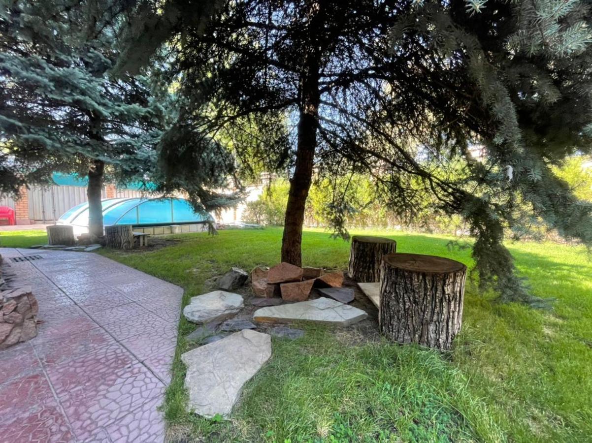 Гостевой Дом Шумкар Азия Guest House Shumkar Asia Bishkek Esterno foto