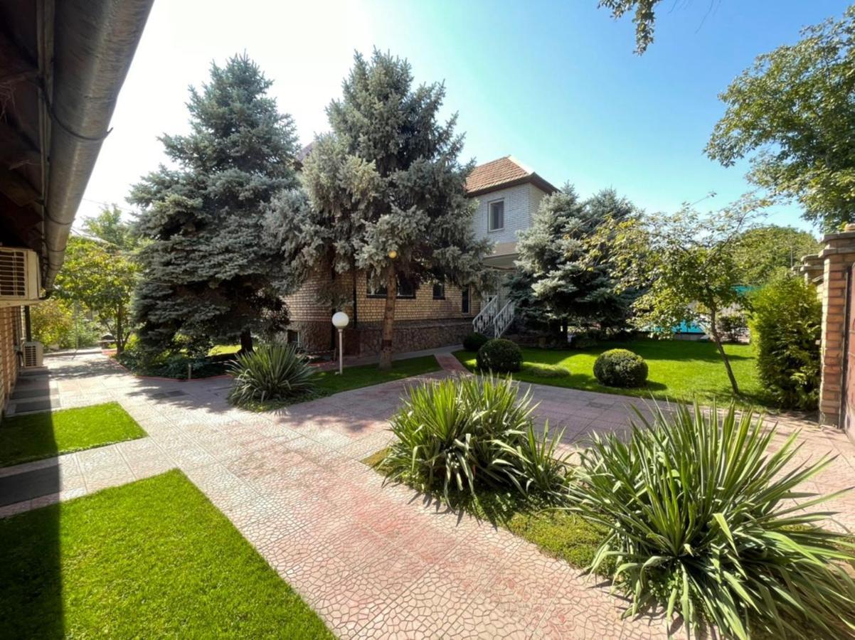 Гостевой Дом Шумкар Азия Guest House Shumkar Asia Bishkek Esterno foto
