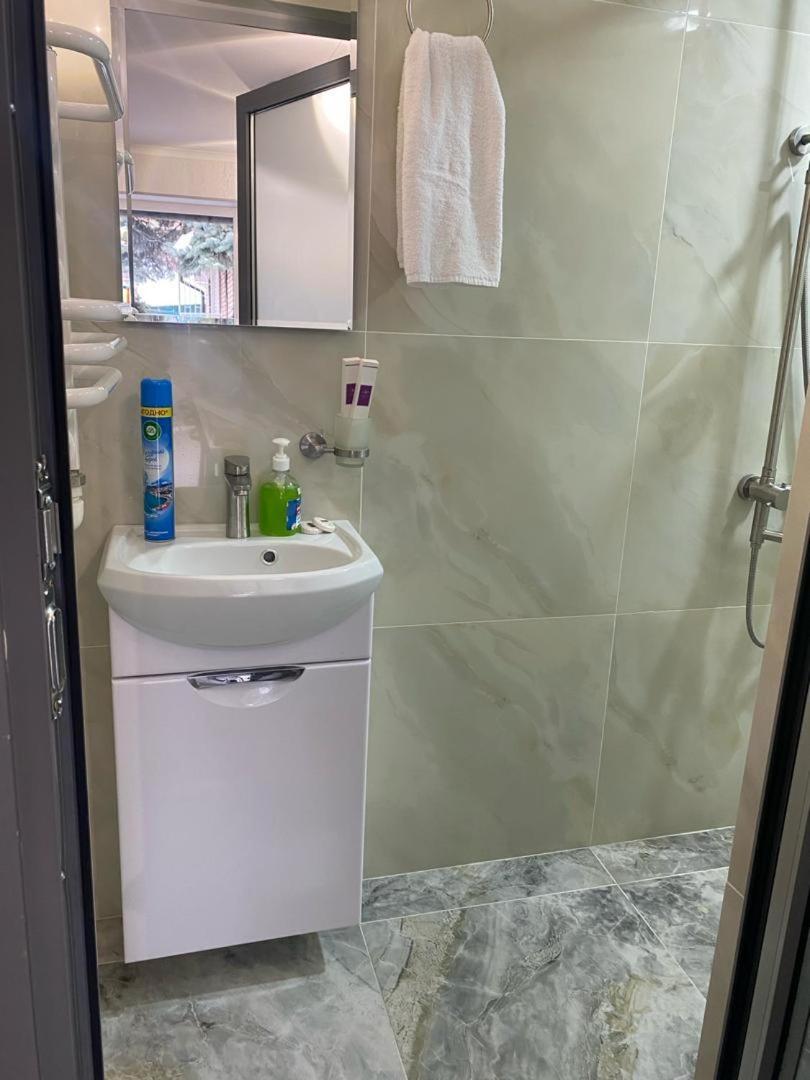 Гостевой Дом Шумкар Азия Guest House Shumkar Asia Bishkek Esterno foto