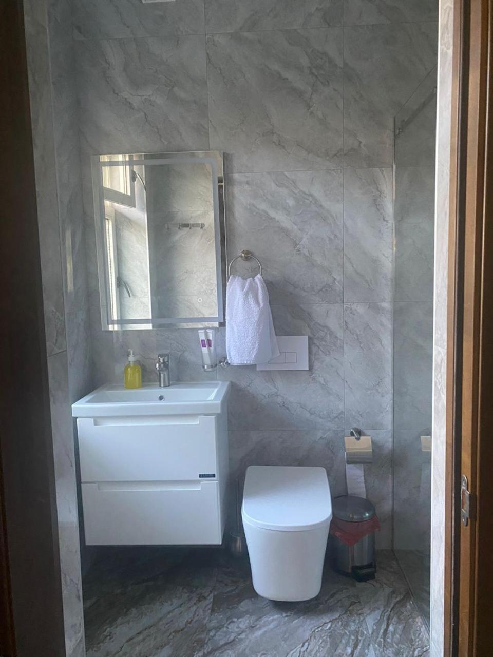 Гостевой Дом Шумкар Азия Guest House Shumkar Asia Bishkek Esterno foto
